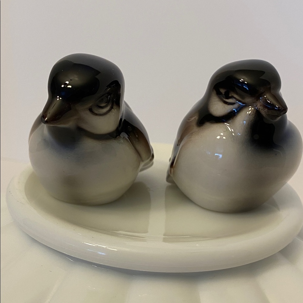 Vintage Set Of Two Porcelain Sparrows Birds Made In Austria by Wein Keramos - Picture 2 of 16